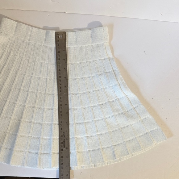 SOLID & STRIPED “the Rosie” White Textured Skater mini Skirt - Picture 8 of 8